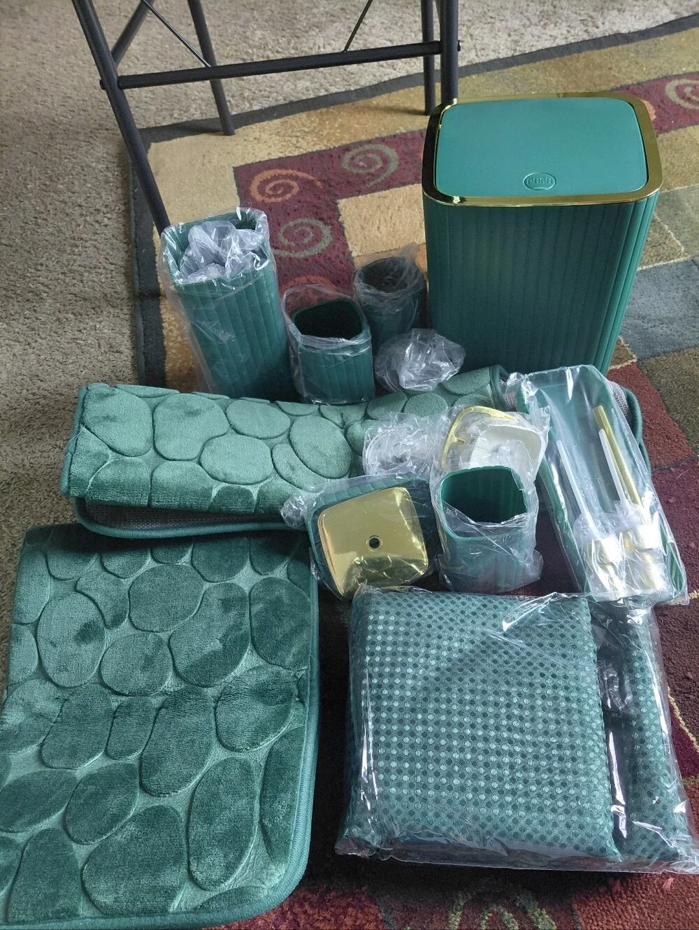 Hunter Green Bathroom Set